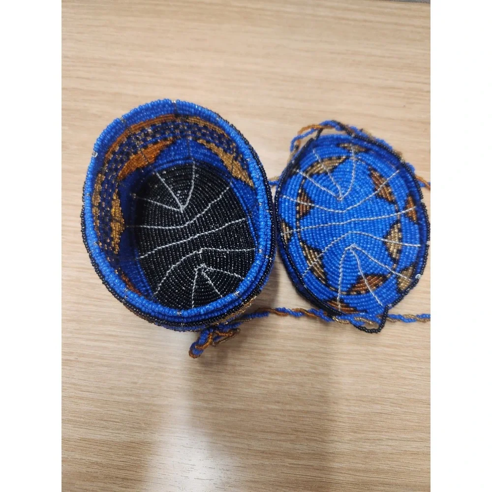 Vintage Seed Bead Hand Beaded Wire Hanging Trinket Box‎ Purse Lidded Blue Gold